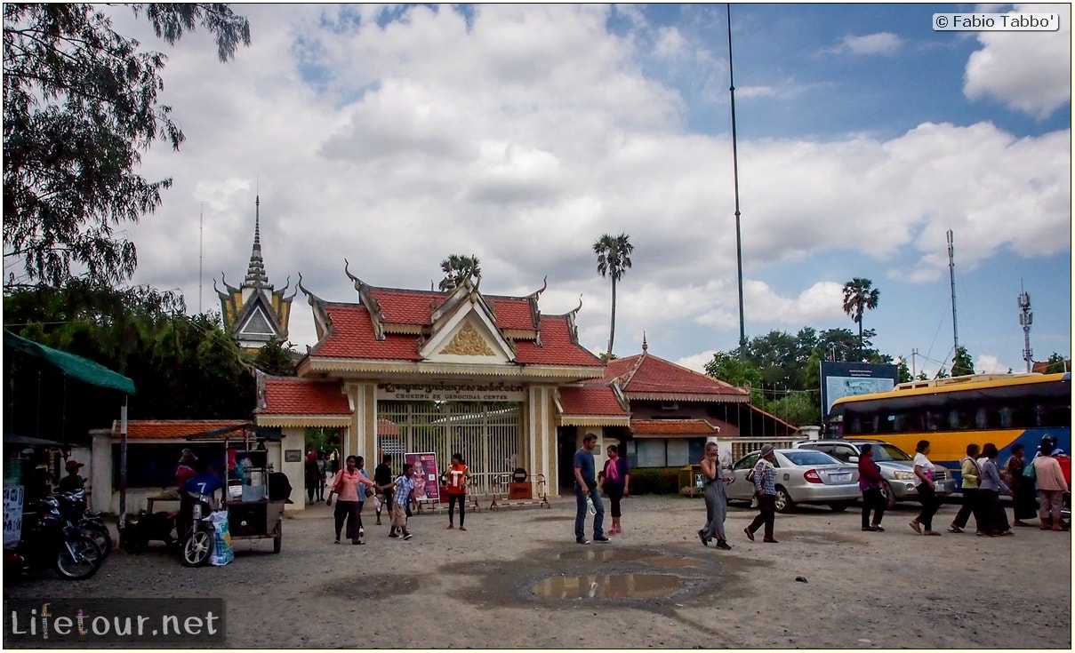 Fabio_s-LifeTour---Cambodia-(2017-July-August)---Phnom-Penh---Killing-Fields-of-Choeung-Ek---Mass-Graves---20113