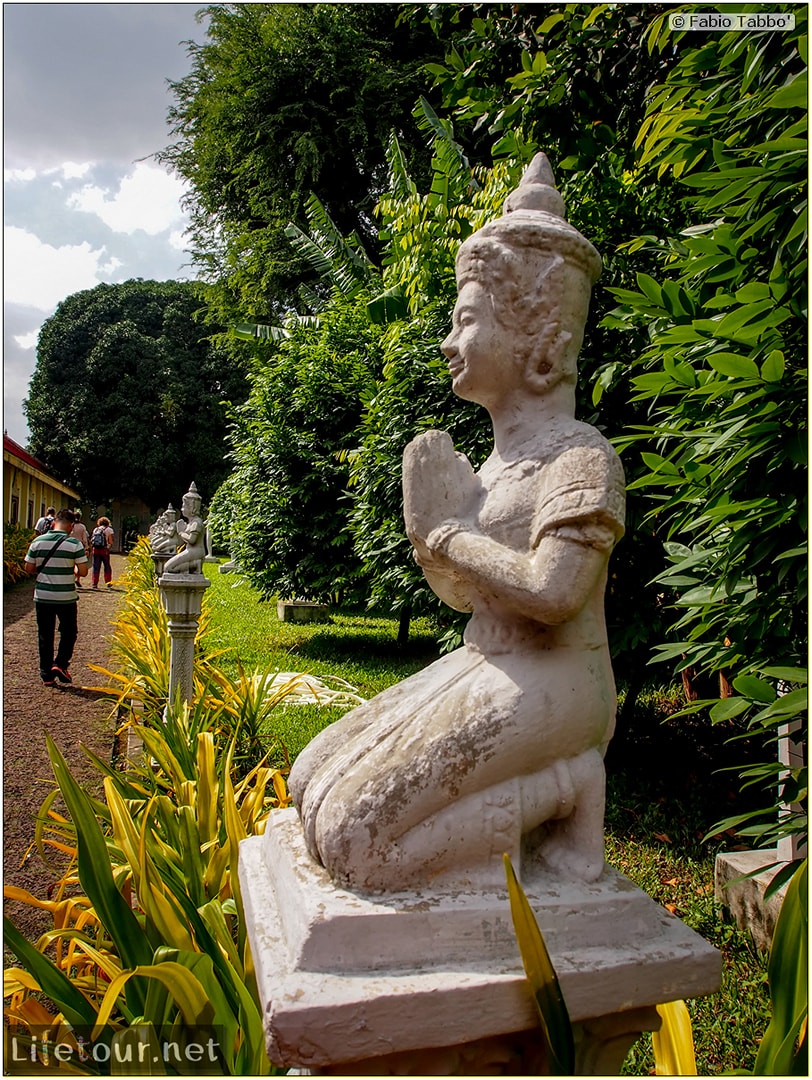 Fabio_s-LifeTour---Cambodia-(2017-July-August)---Phnom-Penh---Royal-Palace---Interior---20059