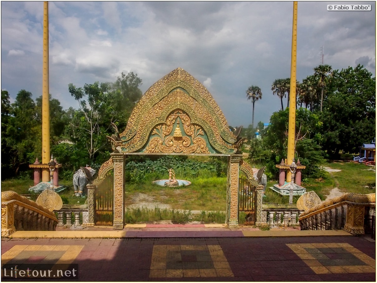 Fabio_s-LifeTour---Cambodia-(2017-July-August)---Phnom-Penh---Wat-Choeung-Ek-(Choeung-Ek-Pagoda)---20155