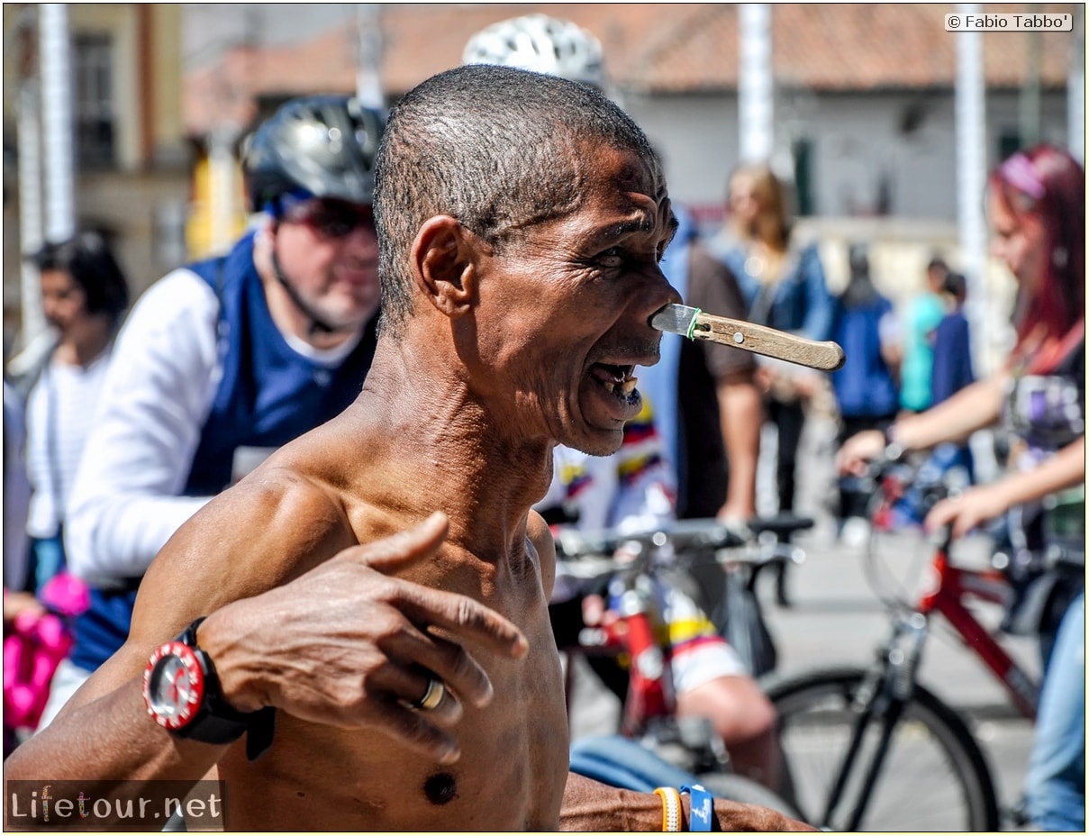 Fabio_s-LifeTour---Colombia-(2015-January-February)---Bogota_---Candelaria---Street-entertainment-in-Bogot…---4396 COVER