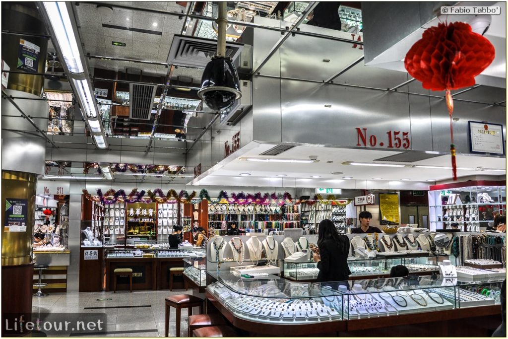 Hong Qiao Pearl Market • Fabio’s LifeTour